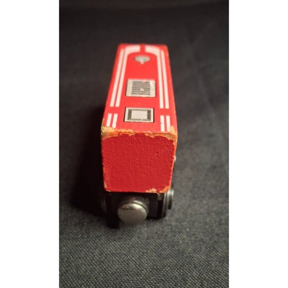 Maison Joseph Battat Wooden Train Engine and Car Brio Thomas Track Campatible - Picture 7 of 13